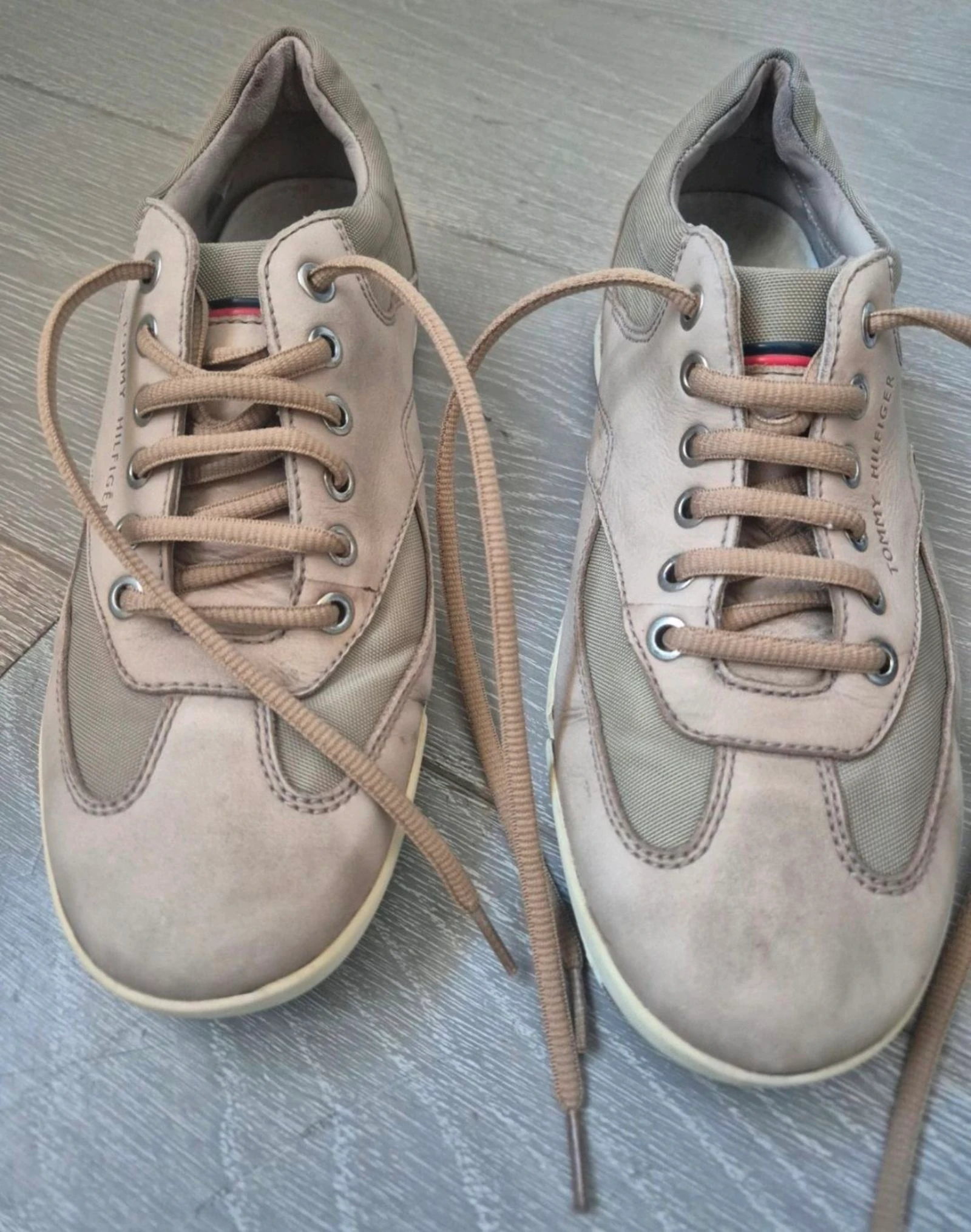 Zapatillas camel. Tommy  Hilfiger.  Talla 41